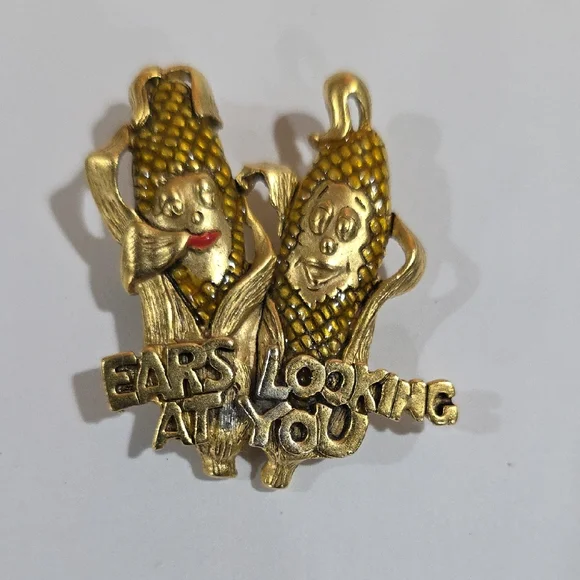 Fall Harvest Corn Brooch – Gold-Tone Yellow Farm-Themed Pin Jewelry - Picture 3 of 10